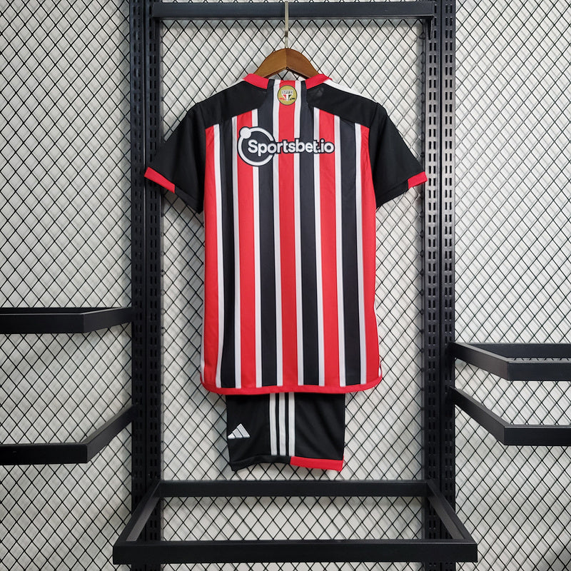 Kids São Paulo ll 2023∕24 Listrada - detalle del cuello