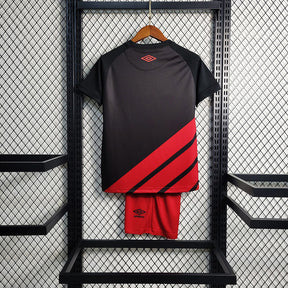 Kids Athletico Paranaense ll 2023∕24 Preto-Vermelho - detalle de la manga