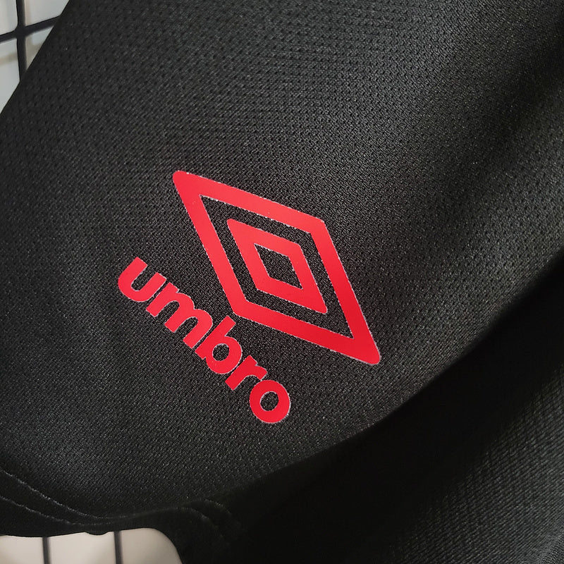 Kids Athletico Paranaense l 2023∕24 Preto-Vermelho - detalle del cuello