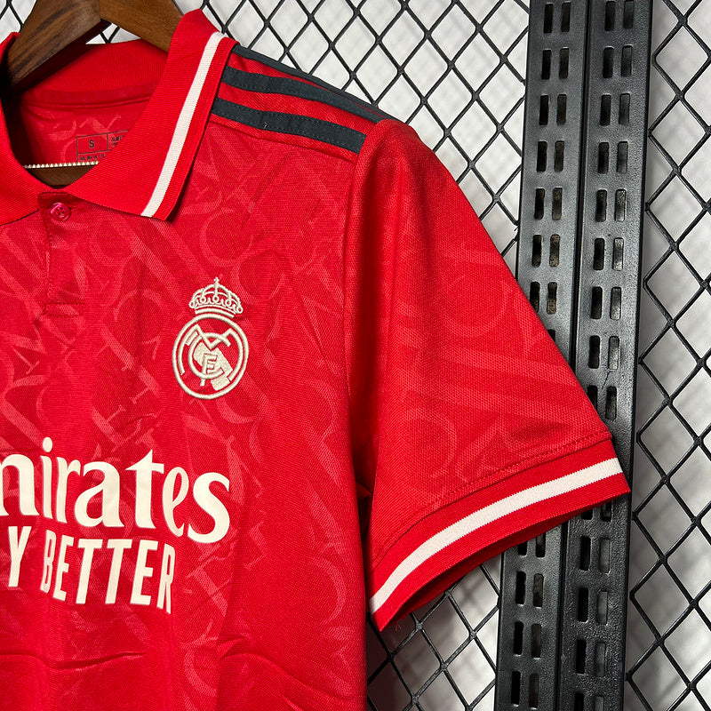 Camiseta Real Madrid Vermelha 24/25 - tejido y acabado