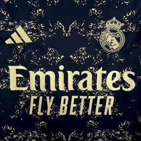 Real Madrid 24∕25 Black Special Edition - detalle de la manga