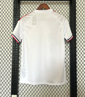 25∕26 M-U Special Edition - vista frontal