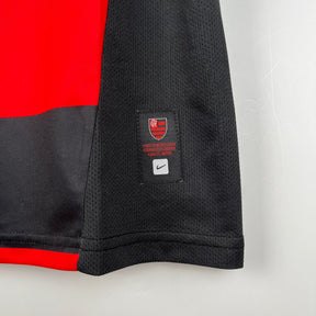 Camiseta Flamengo Retrô 2002 Vermelha e Preta - tejido y acabado