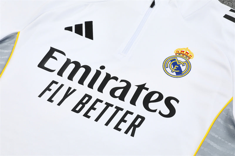 Training Suit Real Madrid 25/26 White - Winter - detalle de la manga