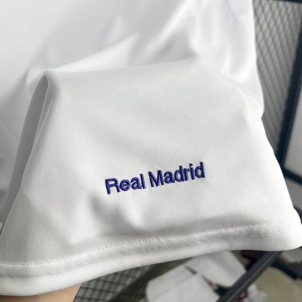 Camiseta do Real Madrid Retro 2007/08 Home - vista frontal