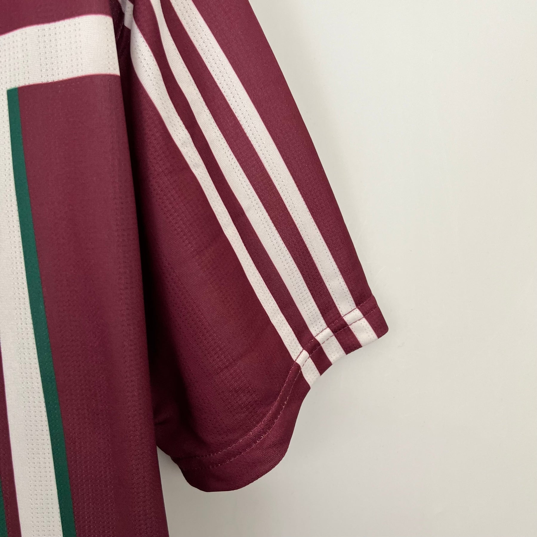 Camiseta Retro Fluminense 2003 - tejido y acabado
