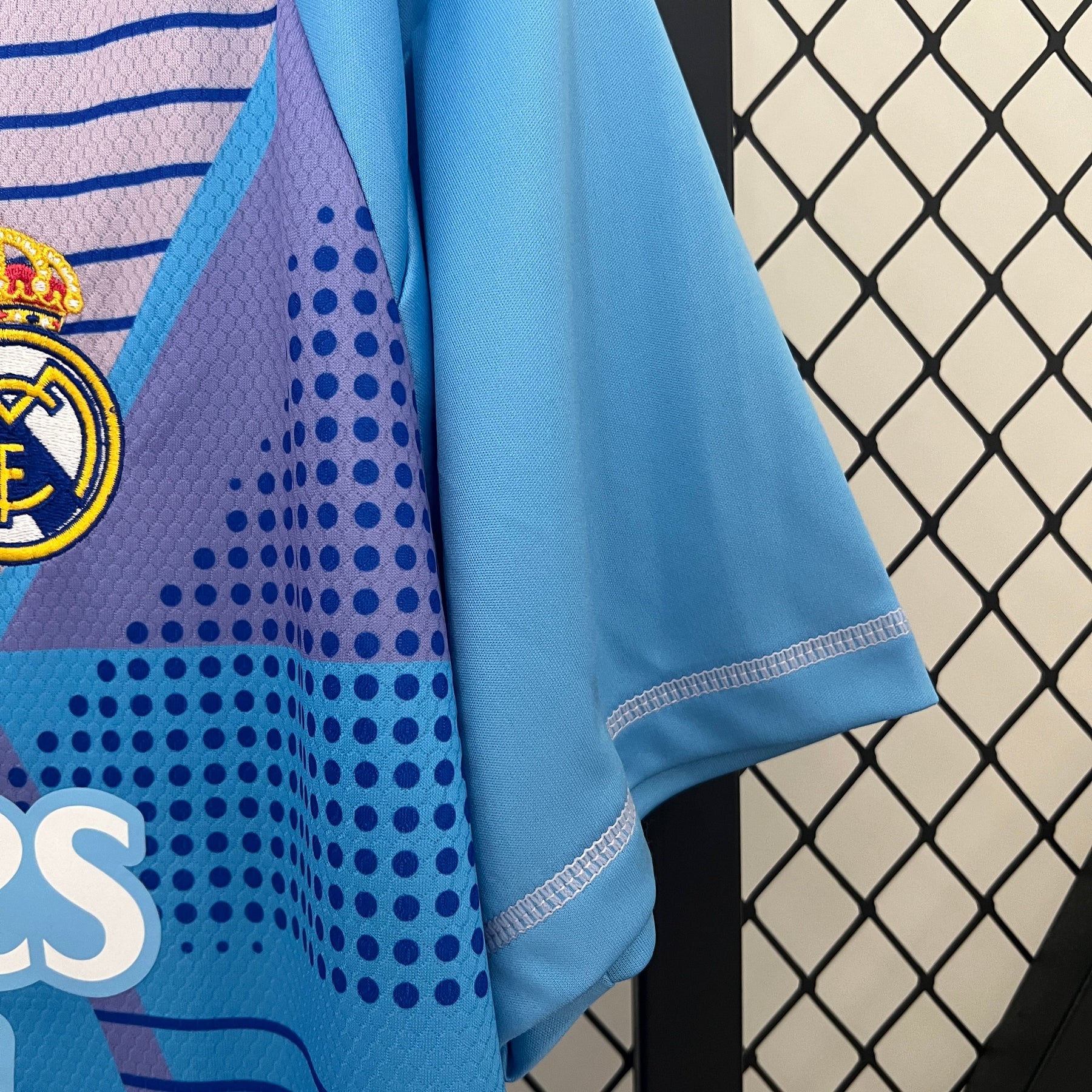 Camiseta Real Madrid 24/25 - Goleiro - vista frontal