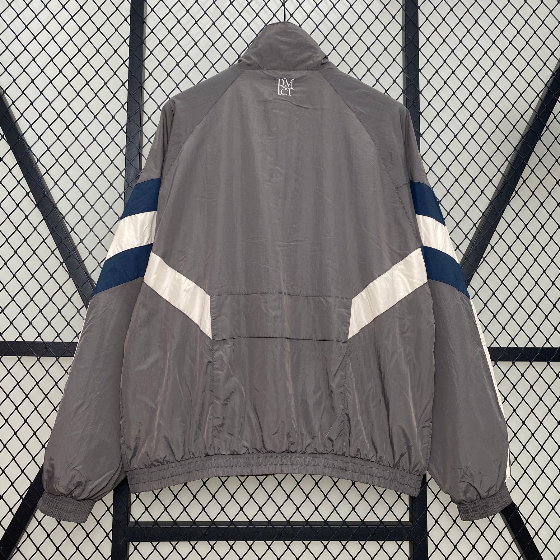 Windbreaker Real Madrid 24/25 - Cinza