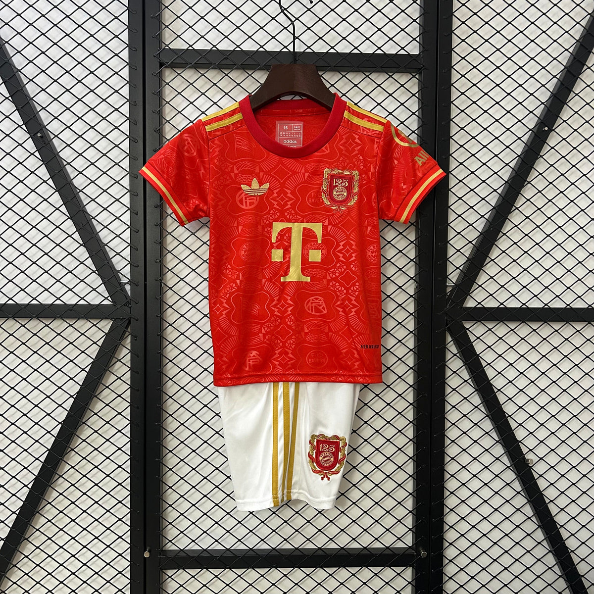 Kids Bayern 25/26 125th Anniversary - foto principal