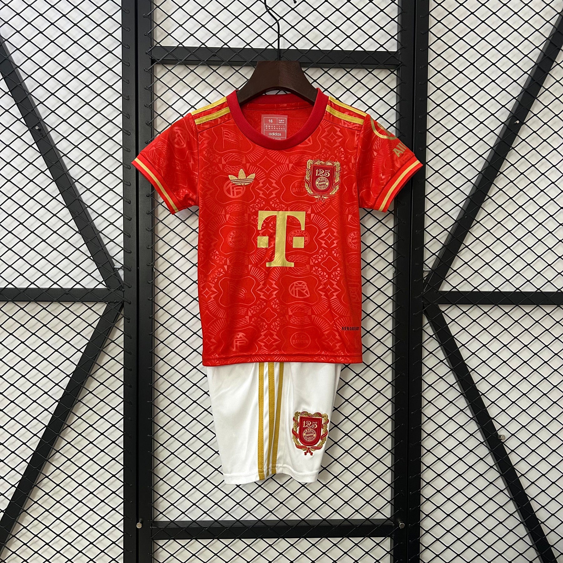 Kids Bayern 25/26 125th Anniversary - foto principal