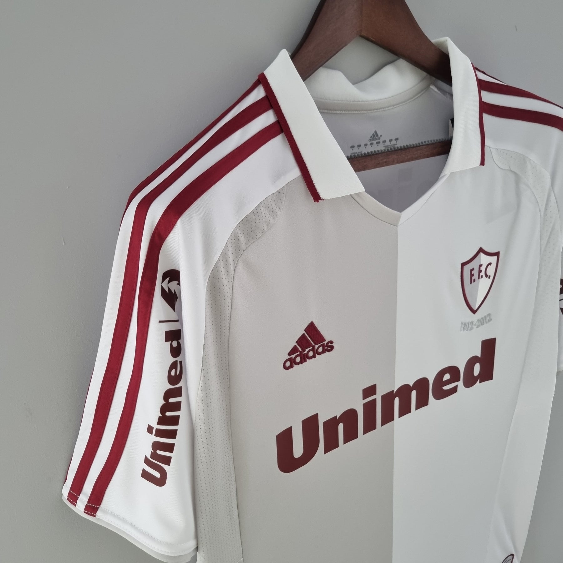 Camiseta Retro Fluminense 11/12 - tejido y acabado