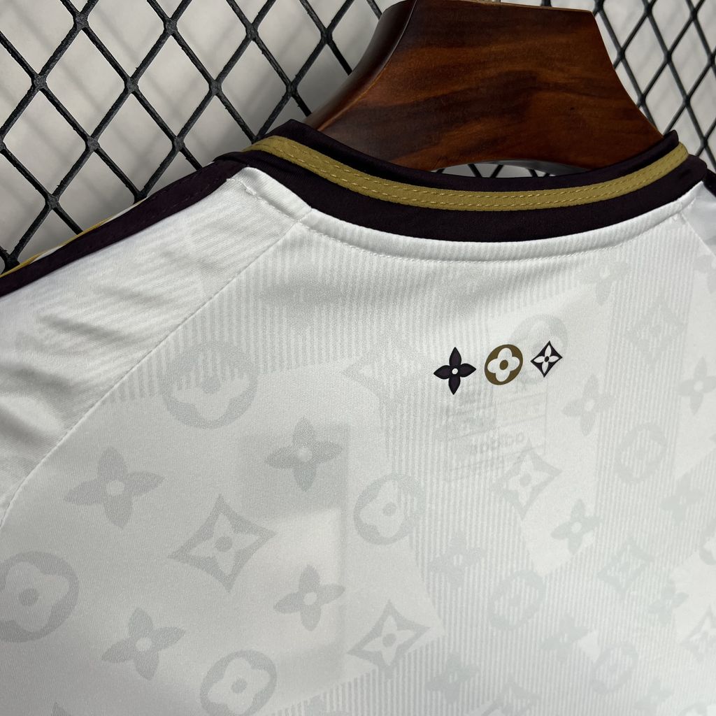 Camiseta Real Madrid 2024/25 LV Co-Branded - vista trasera