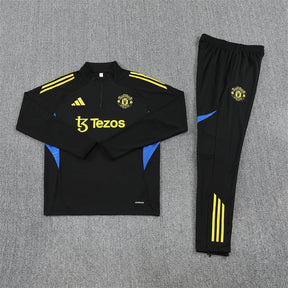 Training Suit Manchester United 25/26 - Winter - detalle del cuello