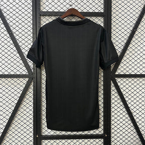 25∕26 Tottenham away - vista frontal