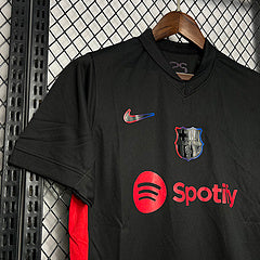 Lamine Yamal - Camiseta Barcelona 24/25 Away II - detalle del cuello